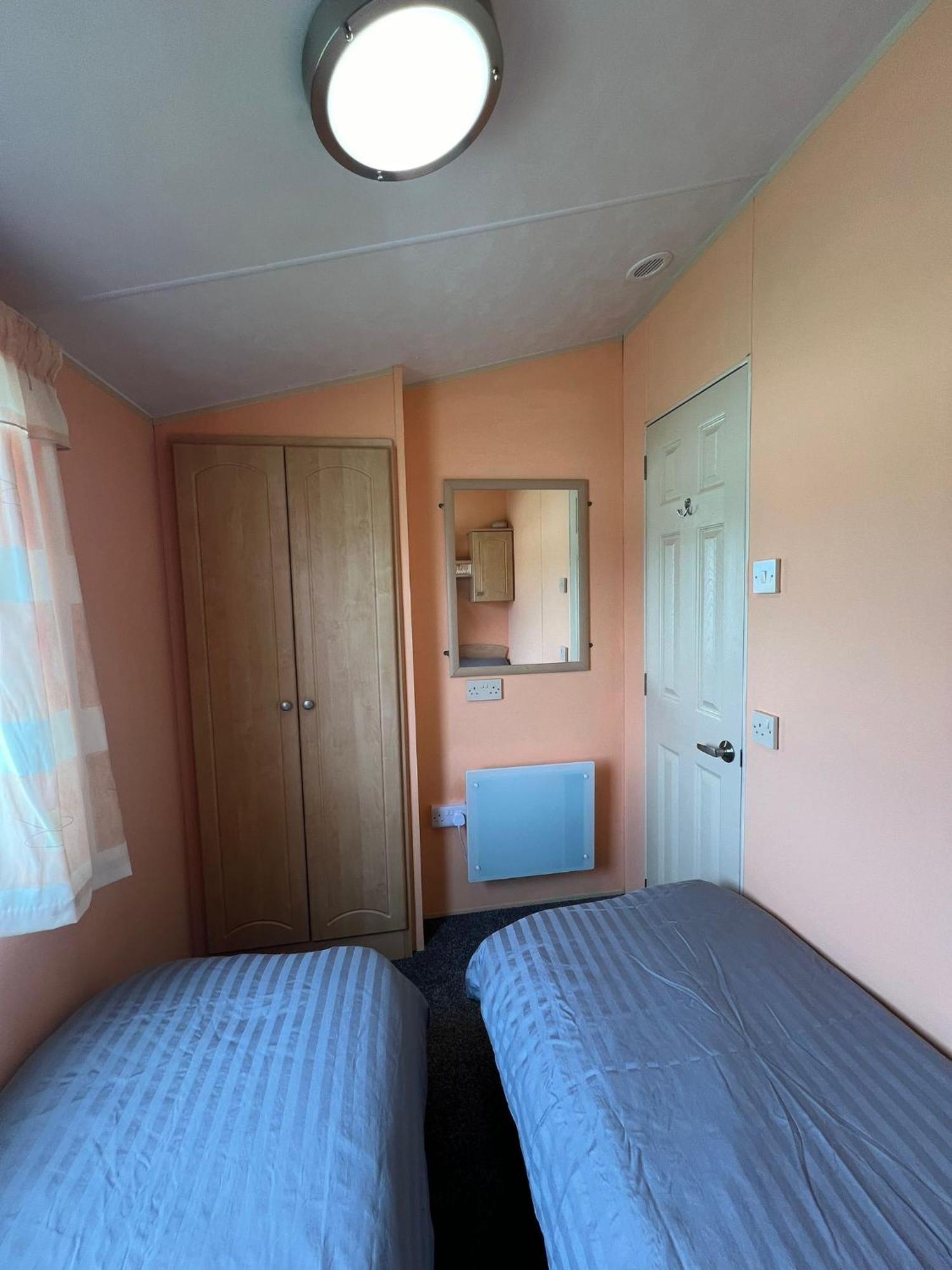 אבריסטוויט Light And Airy 2 Bedroom Mobile Home מראה חיצוני תמונה